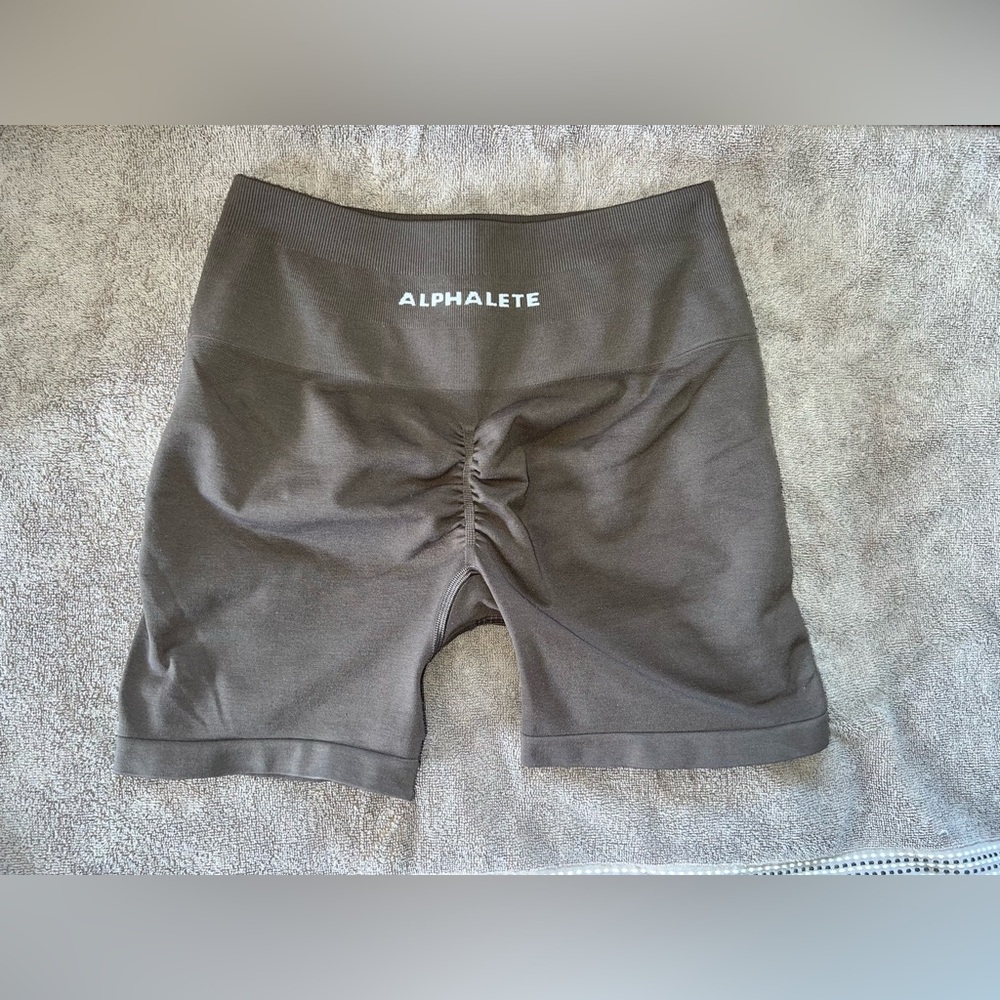 Alphalete Amplify shorts